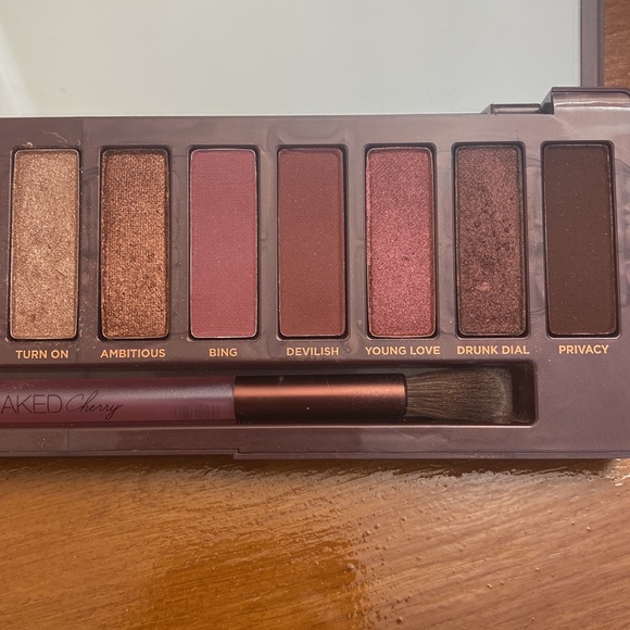 Naked Urban Decay Cherry Eye Pallet - Picture 8 of 8